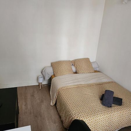 Chambre Dans Une Maison Partagee เนอยี-ซูร์-มาร์น ภายนอก รูปภาพ