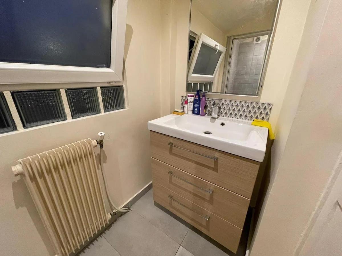 Chambre Dans Une Maison Partagee เนอยี-ซูร์-มาร์น ภายนอก รูปภาพ