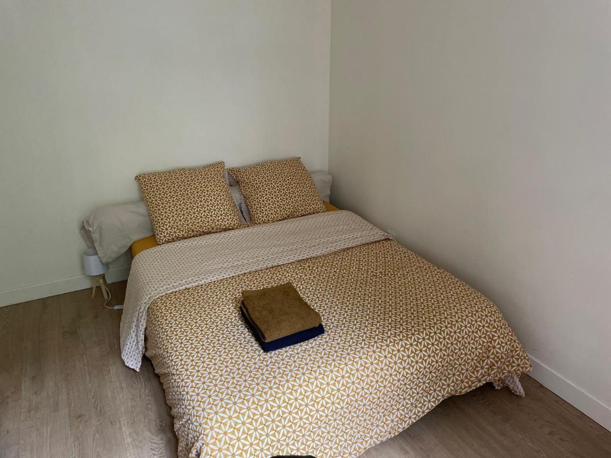 Chambre Dans Une Maison Partagee เนอยี-ซูร์-มาร์น ภายนอก รูปภาพ