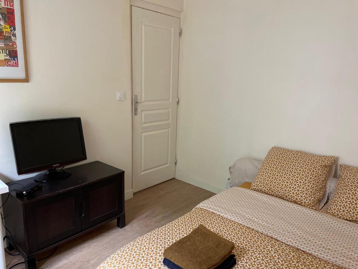 Chambre Dans Une Maison Partagee เนอยี-ซูร์-มาร์น ภายนอก รูปภาพ