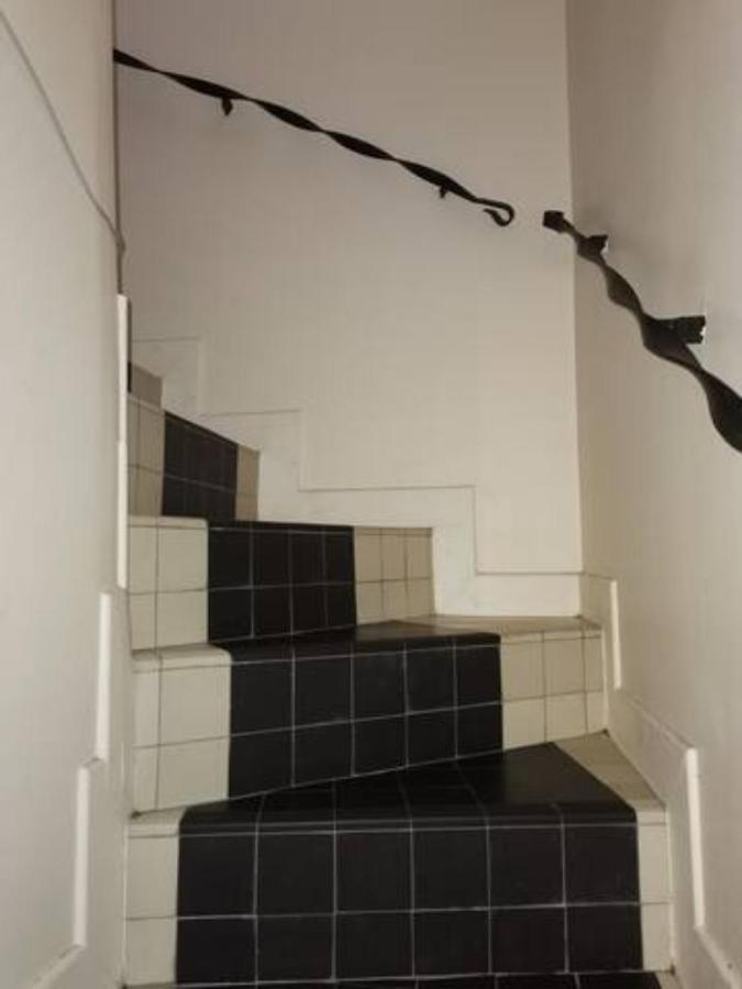 Chambre Dans Une Maison Partagee เนอยี-ซูร์-มาร์น ภายนอก รูปภาพ