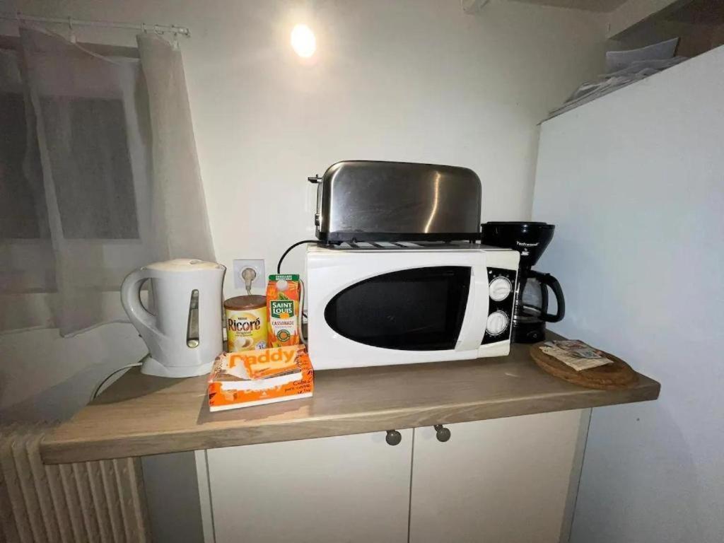 Chambre Dans Une Maison Partagee เนอยี-ซูร์-มาร์น ภายนอก รูปภาพ
