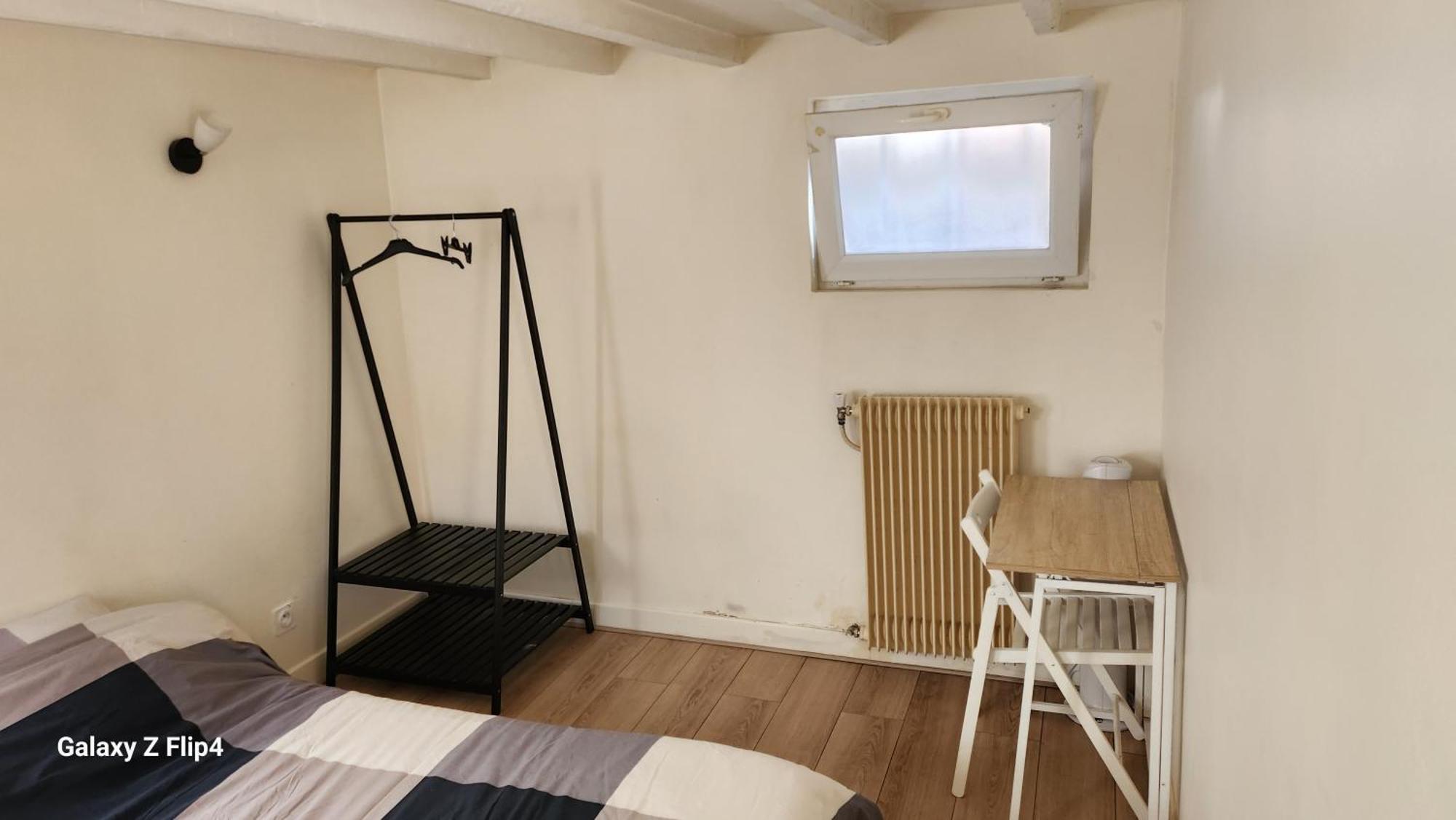 Chambre Dans Une Maison Partagee เนอยี-ซูร์-มาร์น ภายนอก รูปภาพ