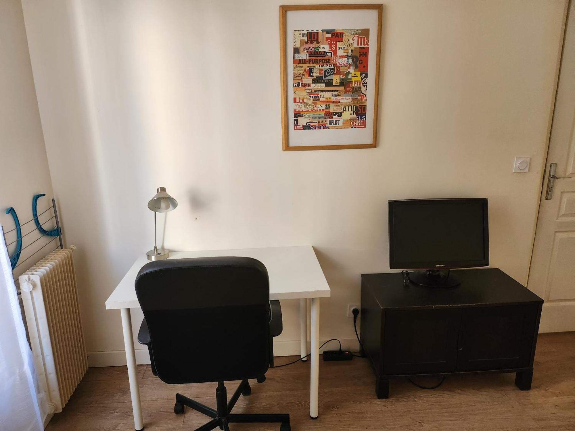 Chambre Dans Une Maison Partagee เนอยี-ซูร์-มาร์น ภายนอก รูปภาพ
