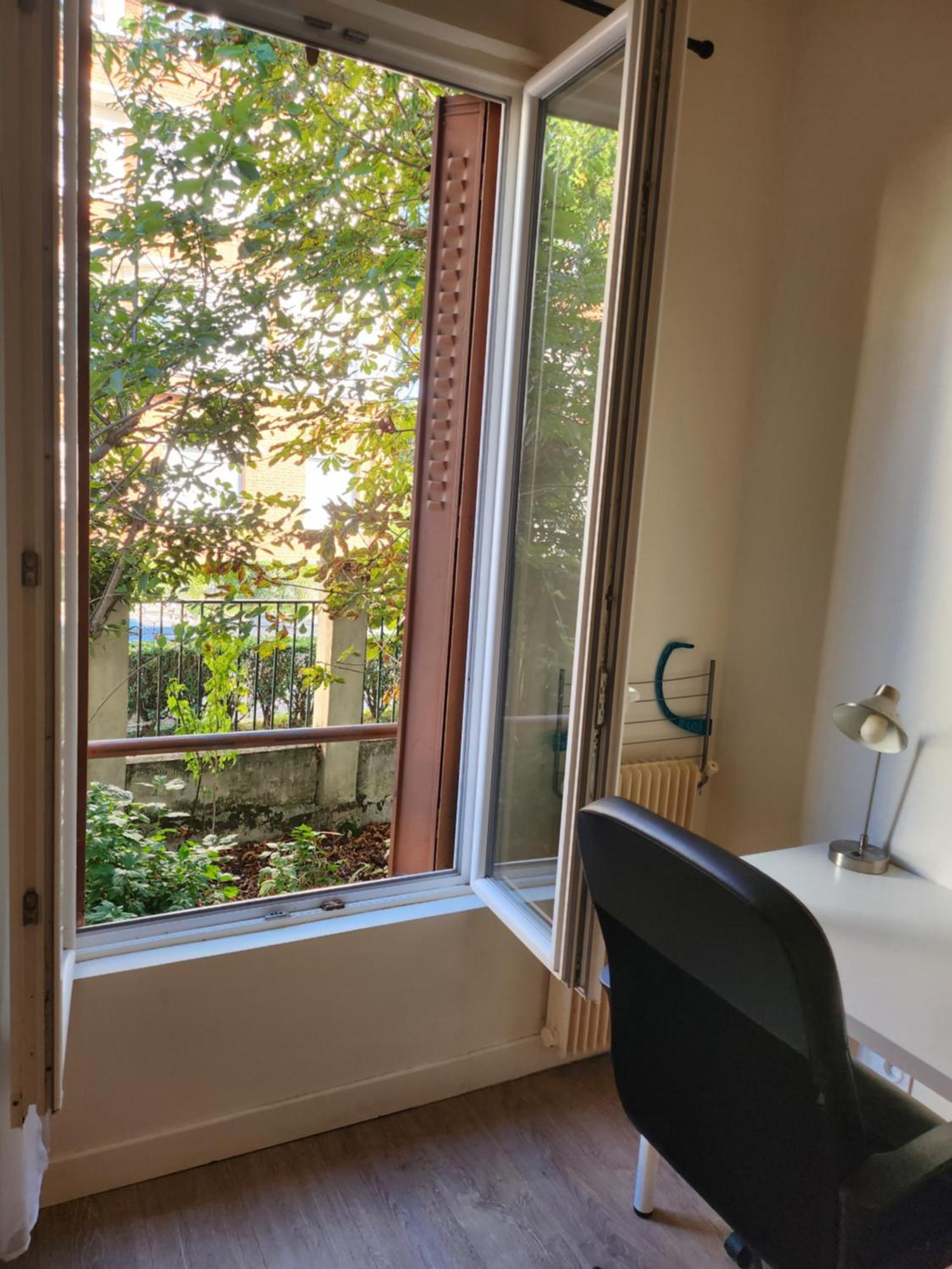 Chambre Dans Une Maison Partagee เนอยี-ซูร์-มาร์น ภายนอก รูปภาพ