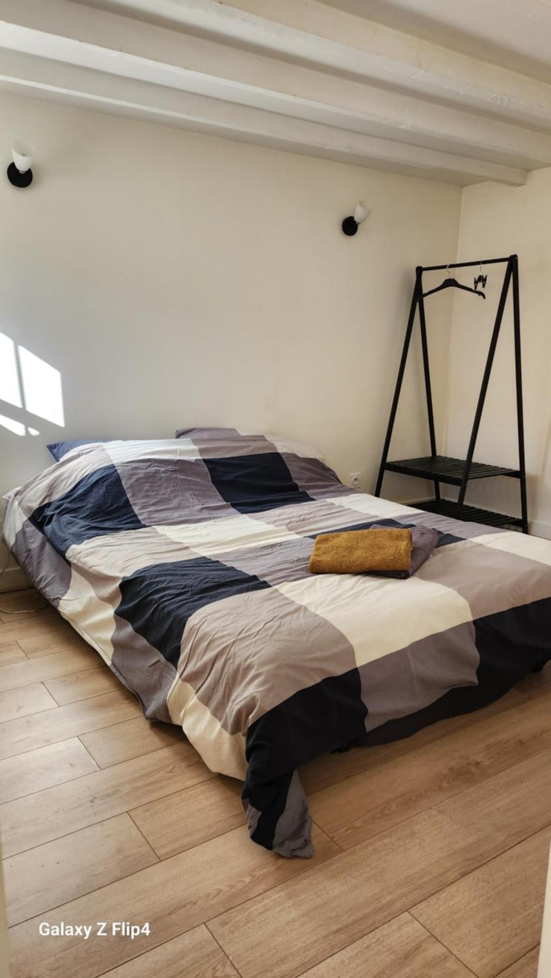 Chambre Dans Une Maison Partagee เนอยี-ซูร์-มาร์น ภายนอก รูปภาพ